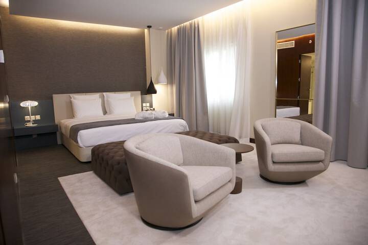 Room 15 of 37