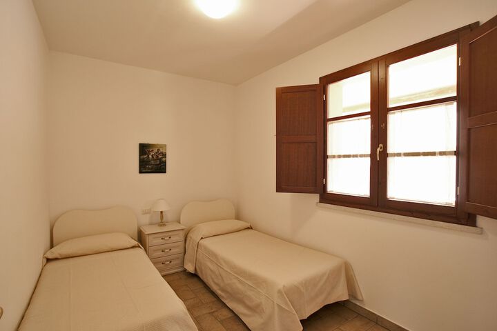 Room 5 of 38