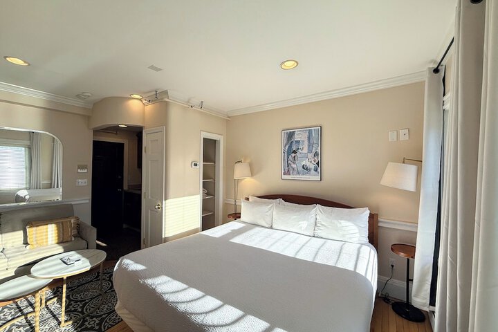 Room 44 of 99