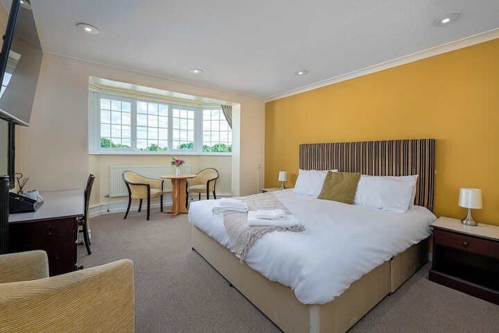 Room 45 of 148