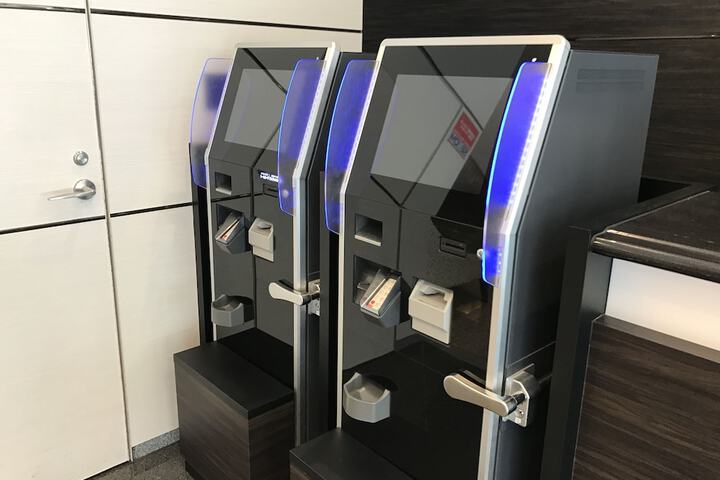 Check-in/check-out kiosk