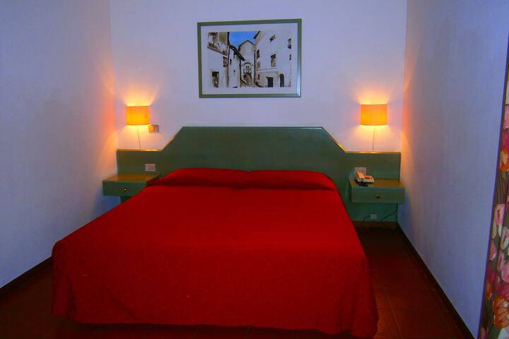 Room 2 of 55