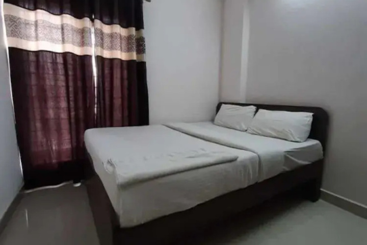 Room 4 of 15