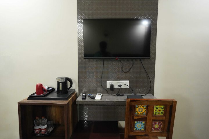 Room 26 of 40