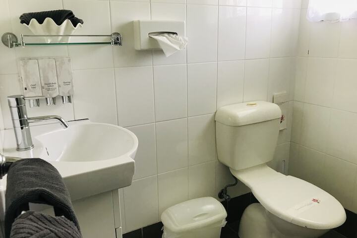 Room 143 of 152