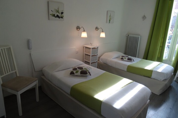 Room 13 of 22