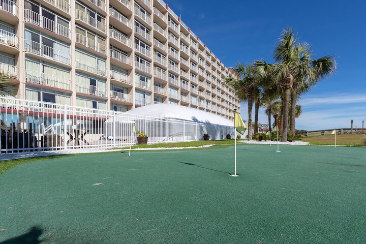 Mini-golf