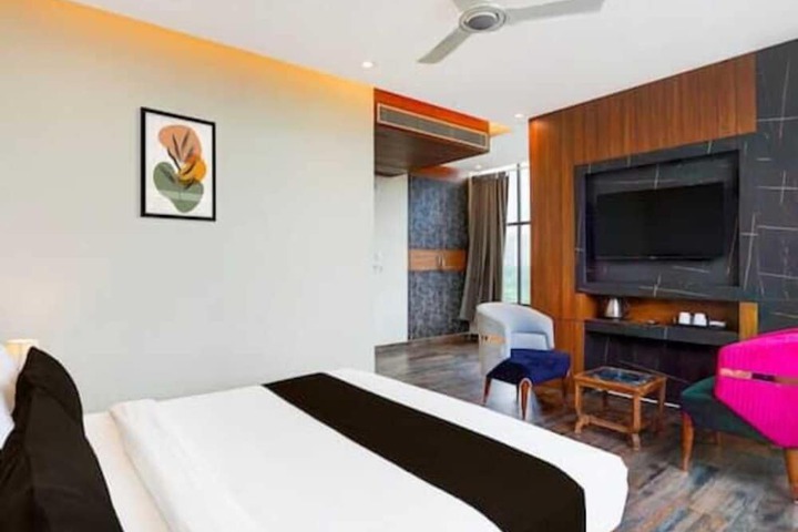 Room 9 of 11