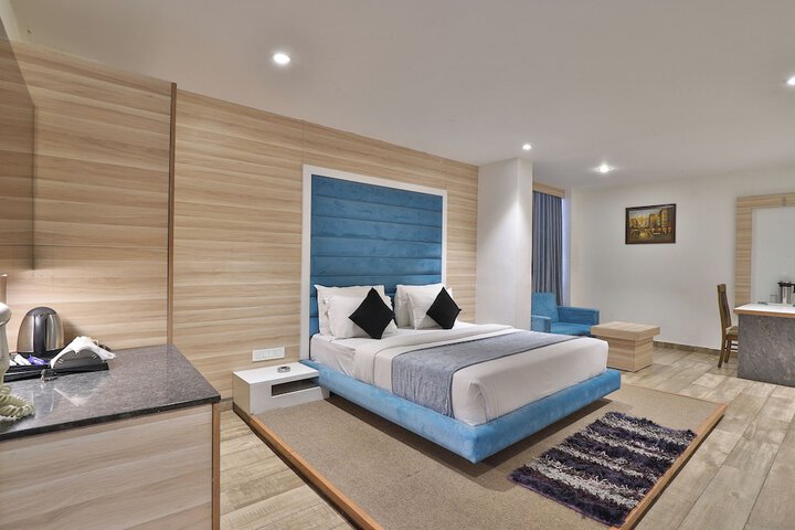 Room 27 of 56