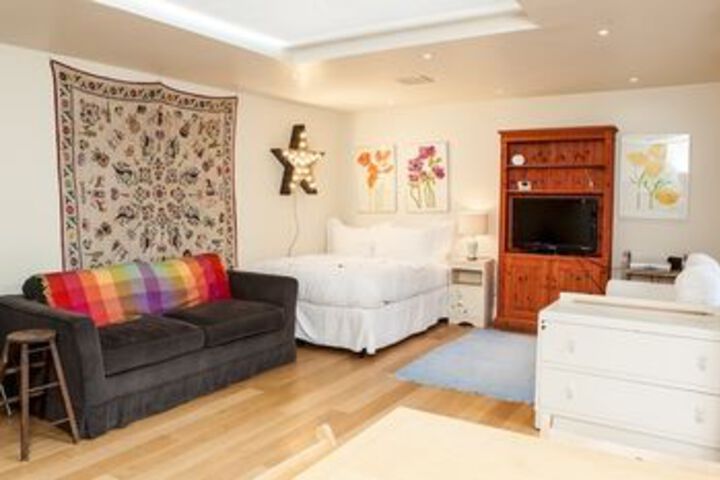 Room 8 of 19