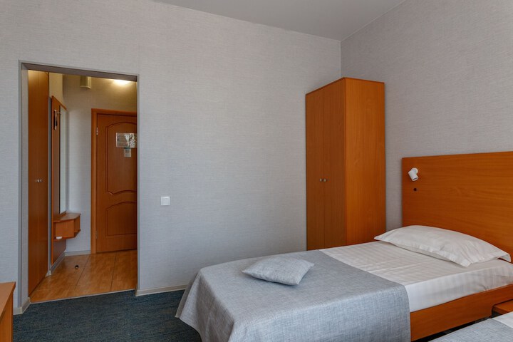 Room 12 of 48