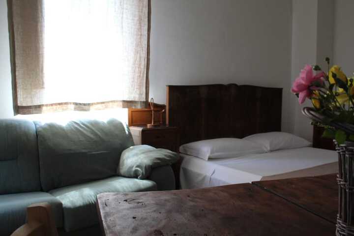 Room 21 of 49