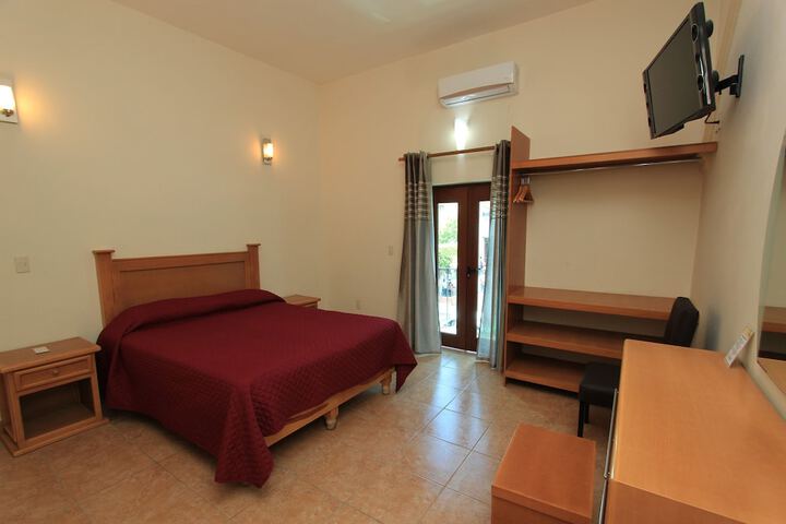 Room 8 of 32