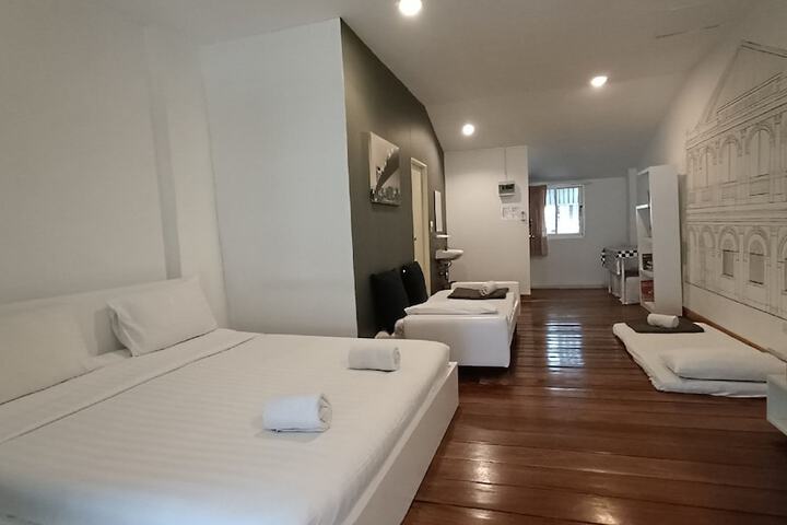 Room 8 of 43
