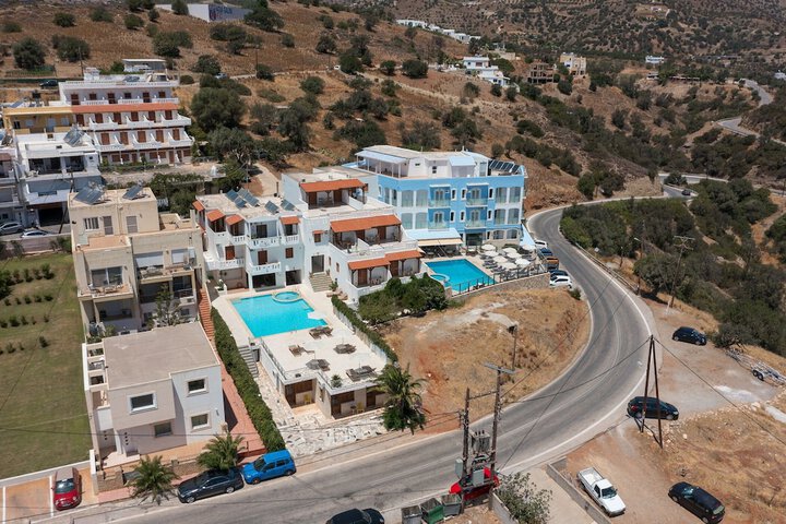 Hotel Exterior 87 of 91