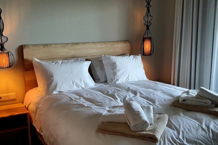 Room 12 of 99