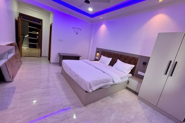 Room 15 of 25