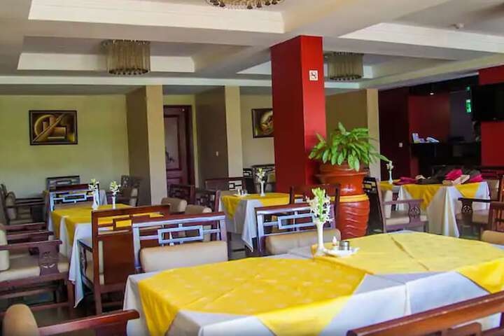 Breakfast area