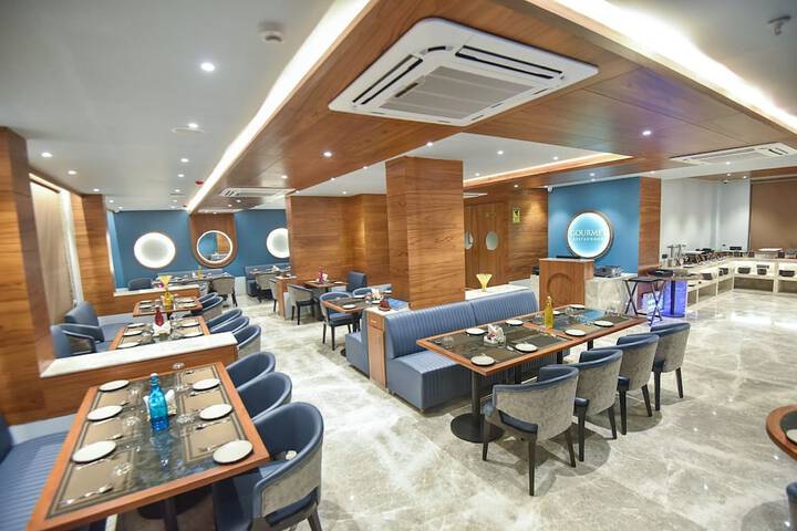 Dining 19 of 25