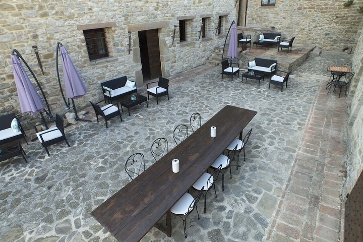 Hotel Exterior 73 of 96