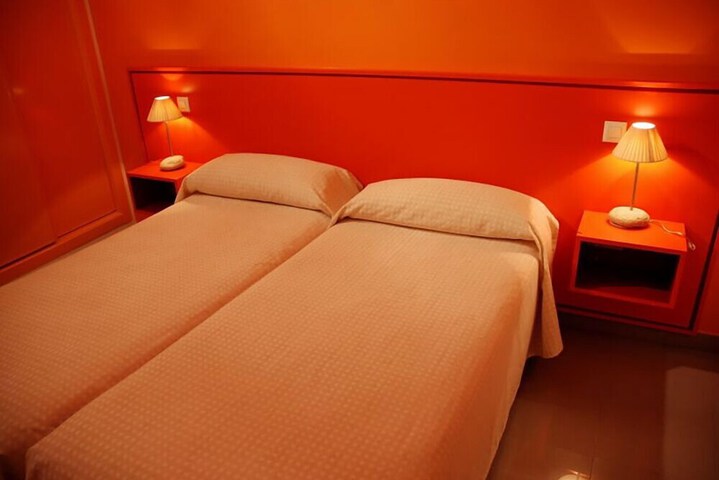 Room 14 of 36