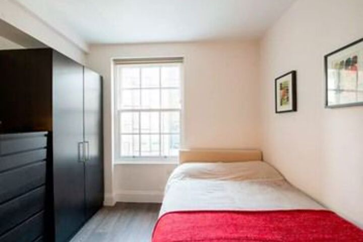 Room 49 of 66