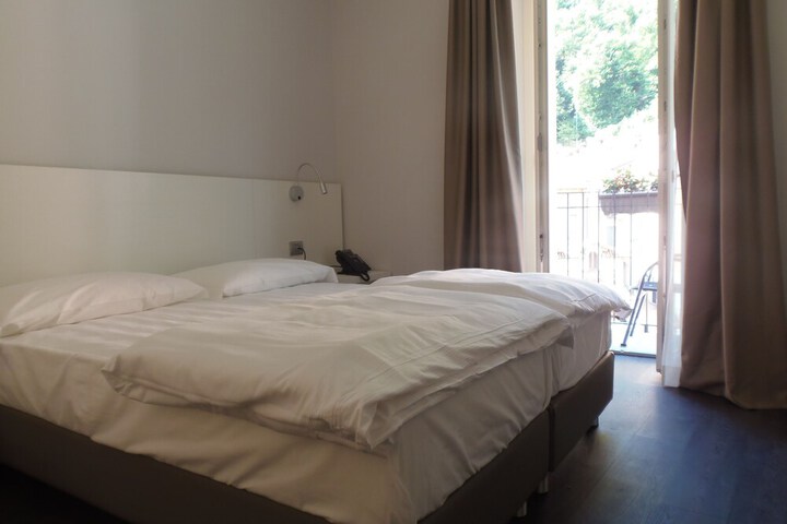 Room 11 of 64