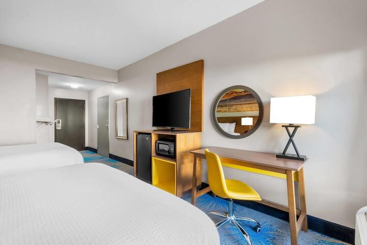 Room 6 of 43