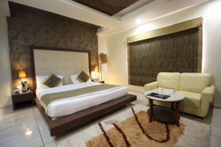 Room 18 of 39