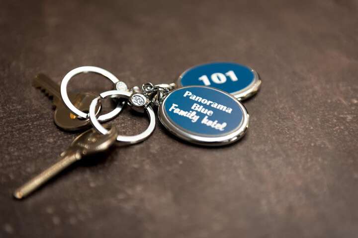 Dining 28 of 32