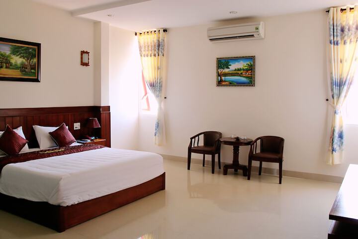 Room 5 of 17