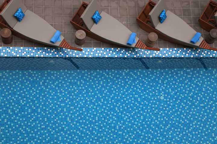 Pool 35 of 52