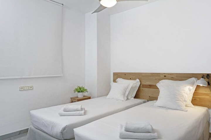 Room 13 of 110