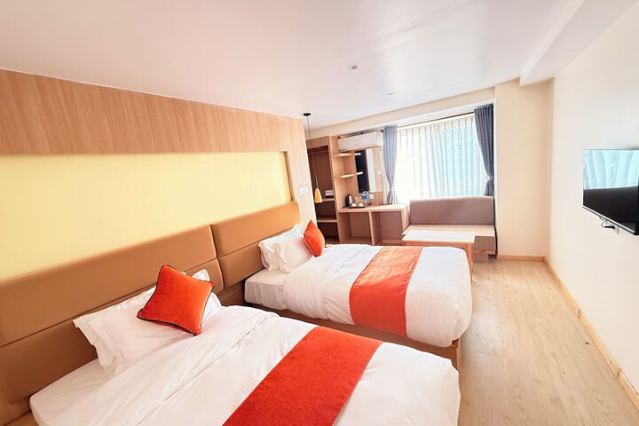 Room 10 of 39