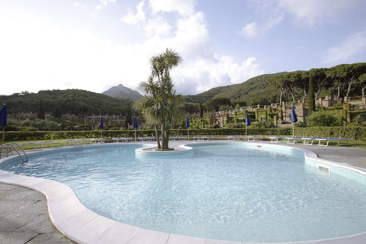 Hotel Pool