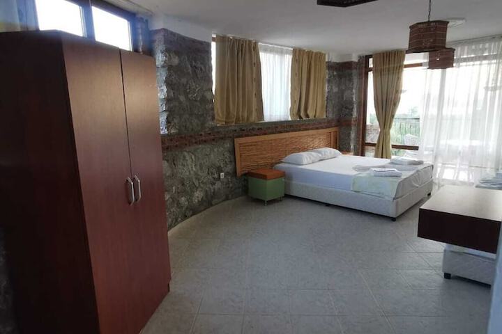 Room 8 of 52
