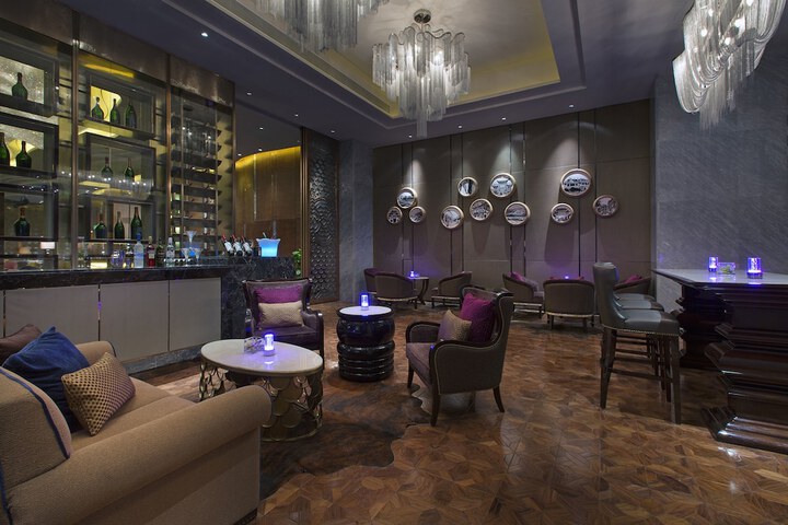 Lounge 59 of 74