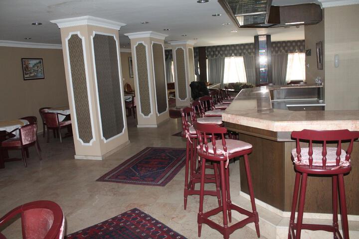 Lounge 15 of 23