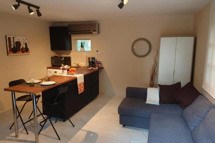Room 2 of 11
