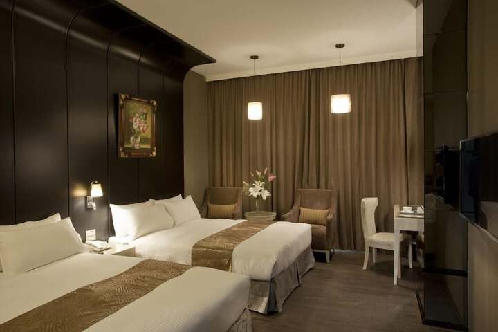 Room 4 of 47