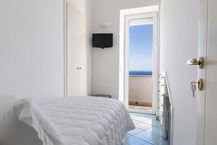 Room 2 of 20