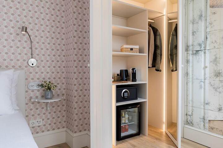 Room 30 of 54