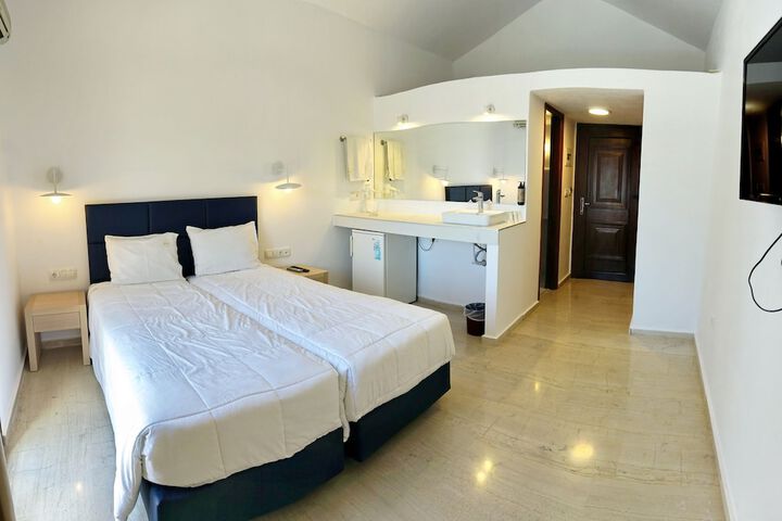 Room 9 of 35