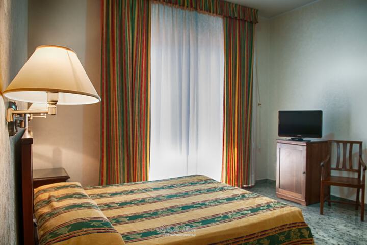 Room 2 of 46