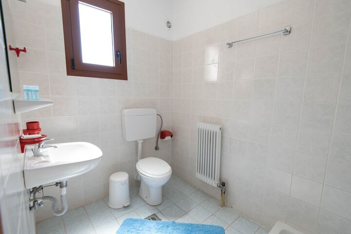 Room 20 of 37