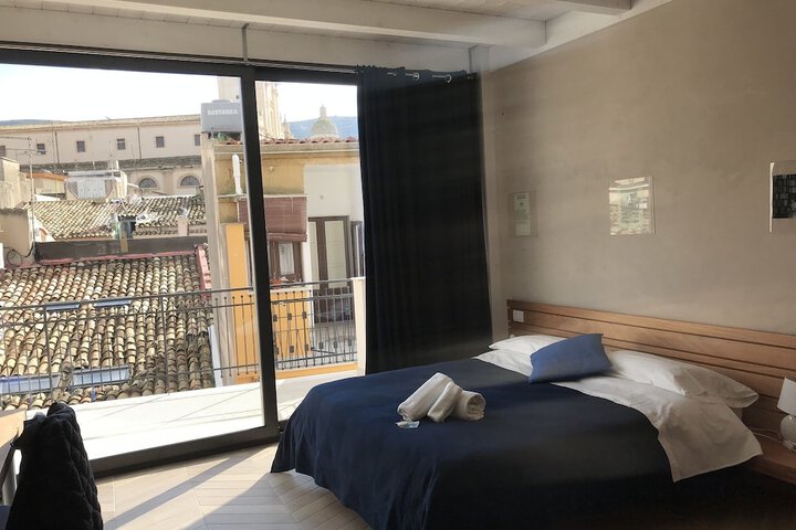 Room 10 of 19