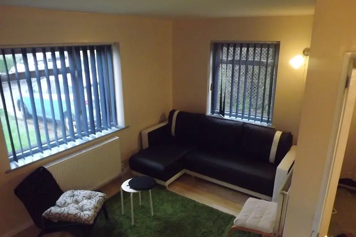 Room 6 of 14