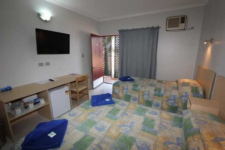 Room 6 of 14