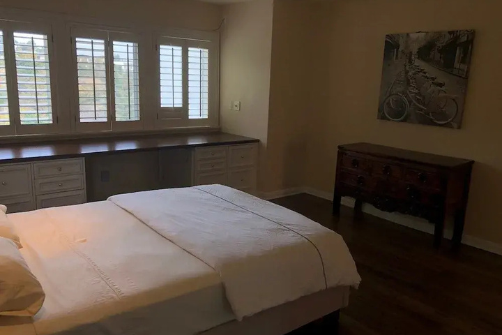 Room 4 of 22