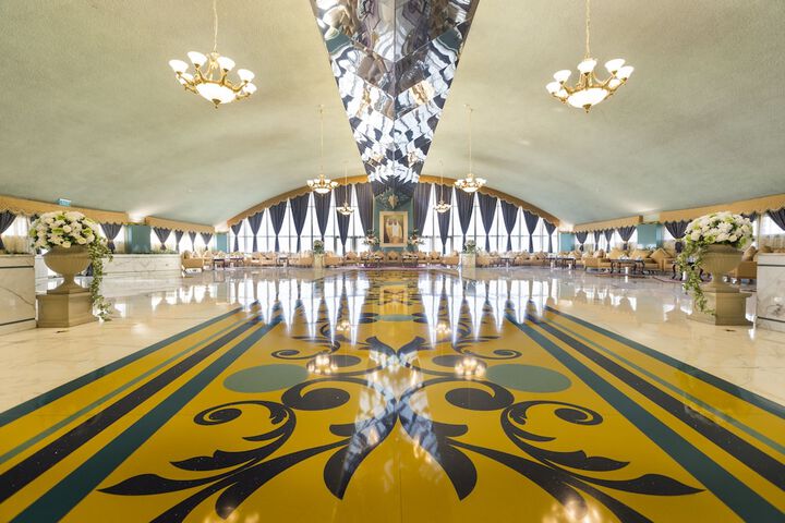 Ballroom/Hall 73 of 82